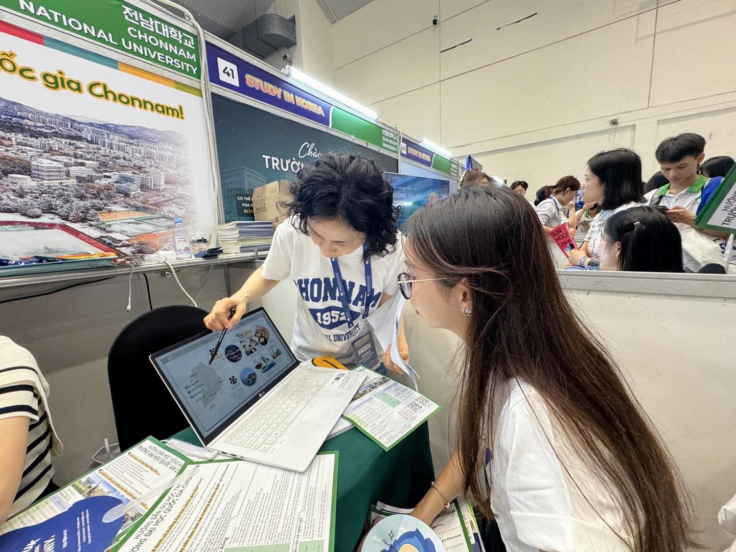 VISA D2-3 LÀ GÌ? TẤT TẦN TẬT VỀ DU HỌC THẠC SĨ HÀN QUỐC (HỆ THỰC HÀNH & HỌC THUẬT)